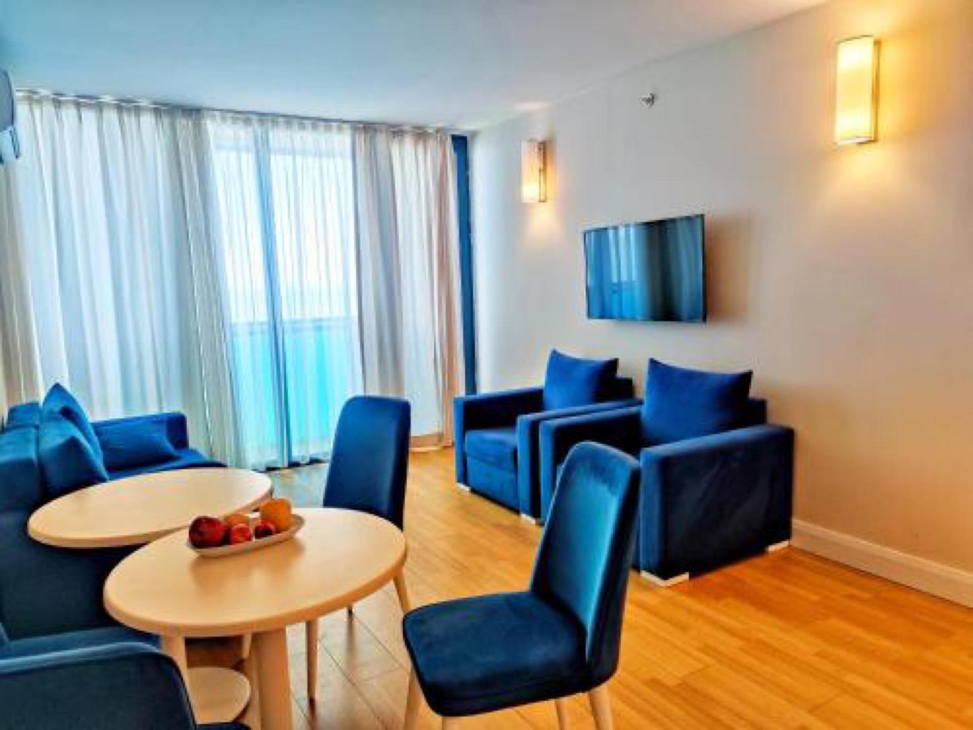 Orbi City Sea View Aparthotel Batumi Exterior photo