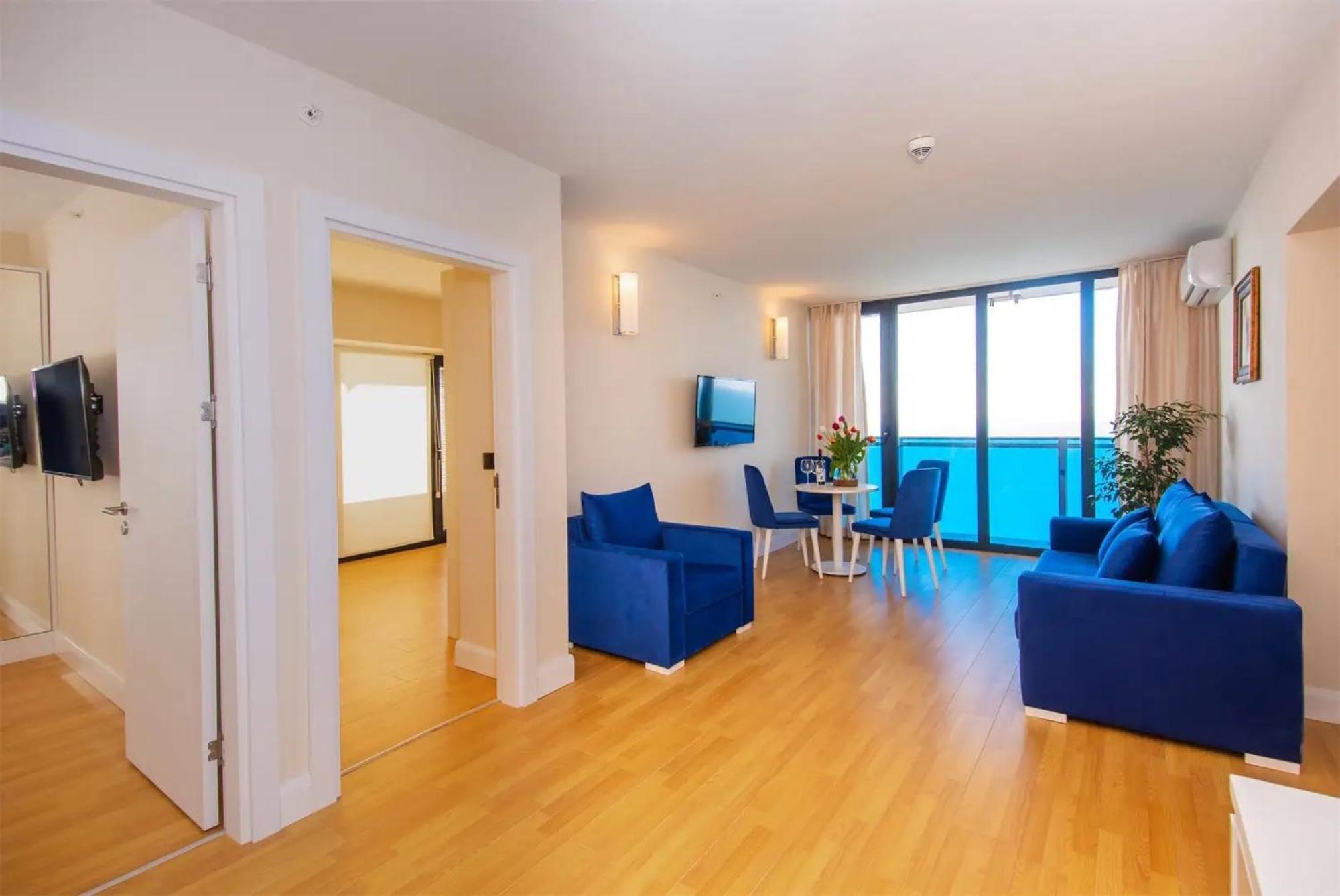 Orbi City Sea View Aparthotel Batumi Exterior photo